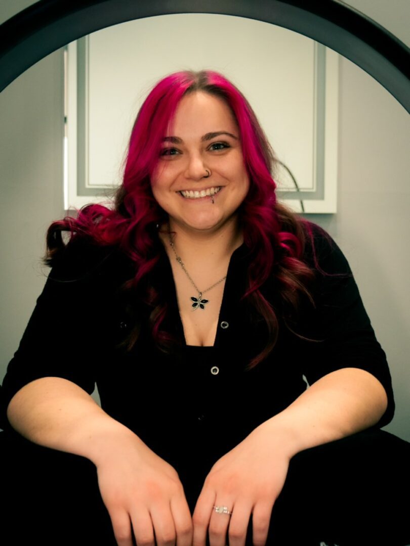 Miranda <br/> UV Lash Artist